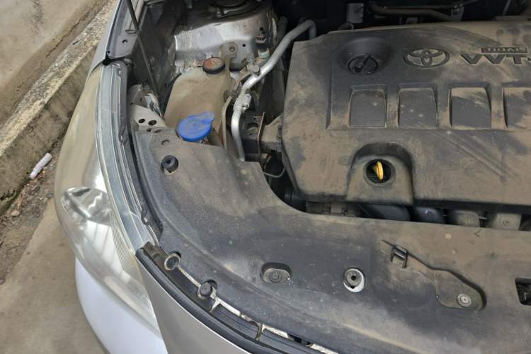 Used Toyota Verso 2014 Starlight 180E CVT Elite Edition Engine Bay Right