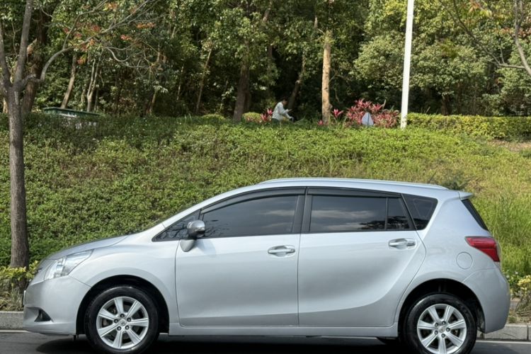 Used Toyota Verso 2014 Starlight 180E CVT Elite Edition Exterior 1