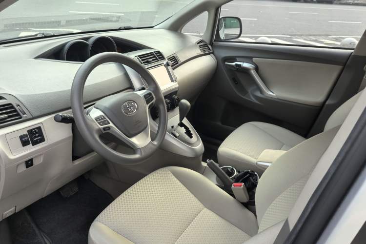 Used Toyota Verso 2014 Starlight 180E CVT Elite Edition Exterior 12