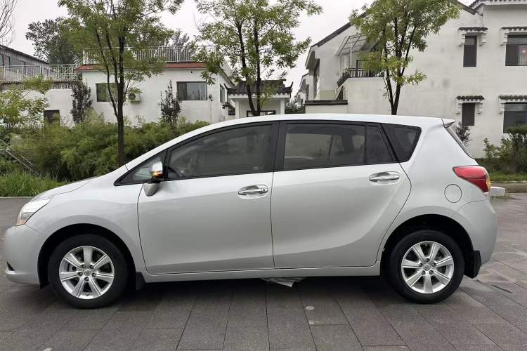 Used Toyota Verso 2014 Starlight 180G CVT Comfortable Multi-Function Edition Exterior 2