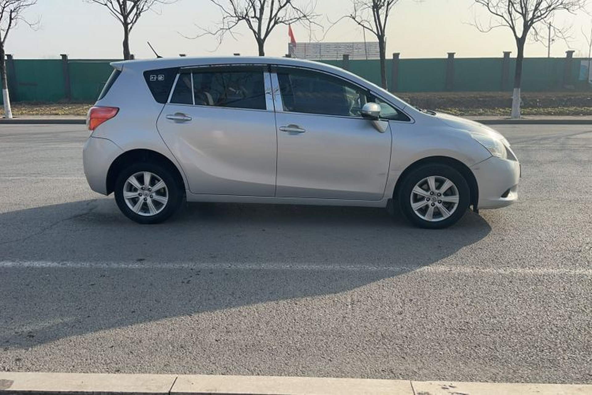 Used Toyota Verso 2014 Starlight 180E CVT Elite Edition Exterior 3