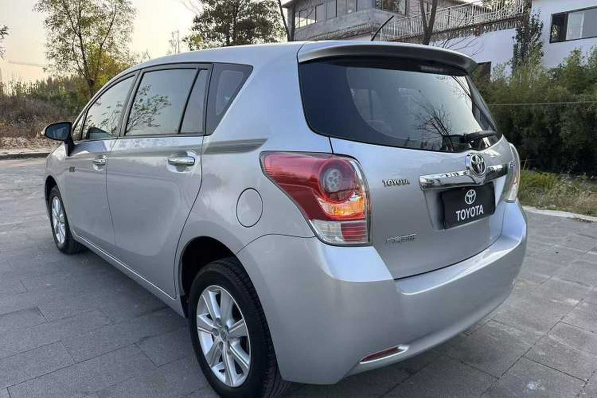 Used Toyota Verso 2014 Starlight 180E CVT Elite Edition Exterior 4