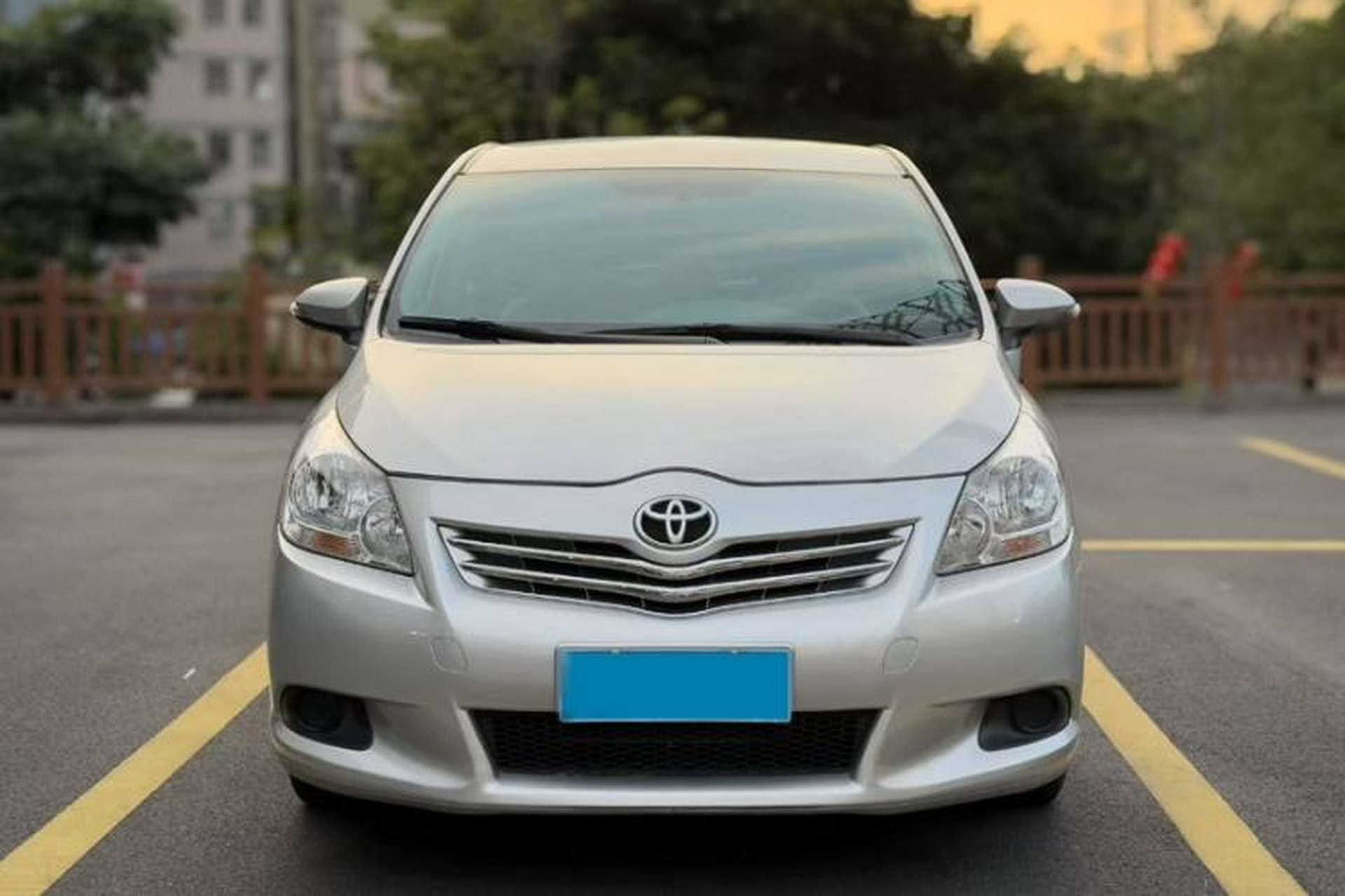 Used Toyota Verso 2014 Starlight 180E CVT Elite Edition Exterior 4