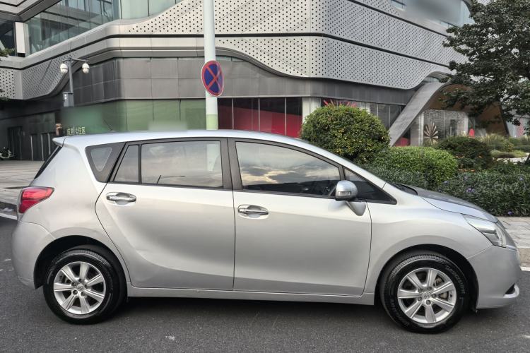 Used Toyota Verso 2014 Starlight 180E CVT Elite Edition Exterior 6