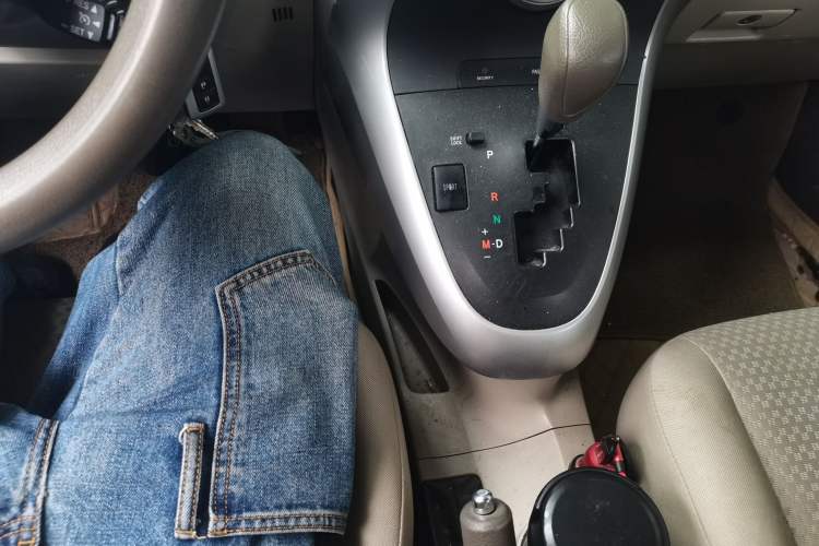 Used Toyota Verso 2014 Starlight 180G CVT Comfort Edition Gear Lever