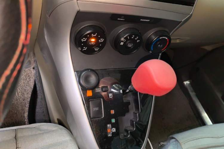 Used Toyota Verso 2014 Starlight 180E CVT Elite Multi-Function Edition Gear Lever