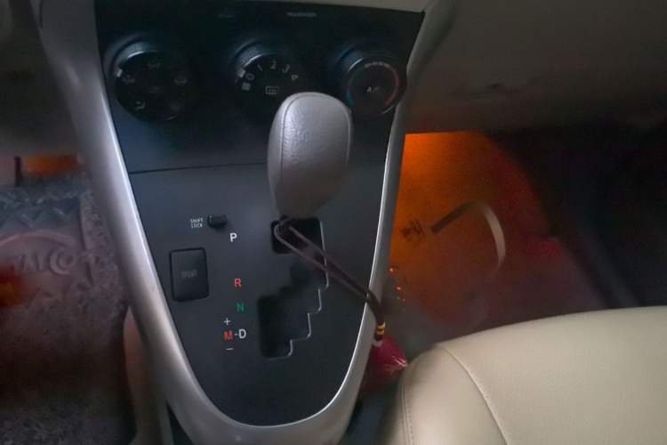 Used Toyota Verso 2014 Starlight 180E CVT Elite Edition Gear Lever