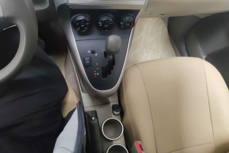 Used Toyota Verso 2014 Starlight 180E CVT Elite Multi-Function Edition Gear Lever