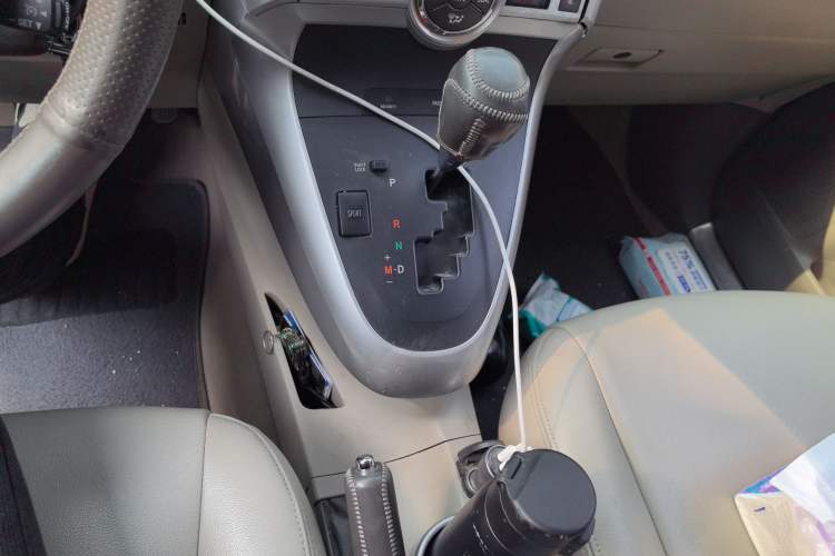 Used Toyota Verso 2014 Starlight 180G CVT Comfortable Multi-Function Edition Gear Lever