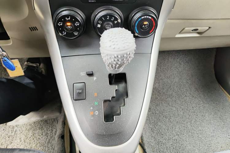 Used Toyota Verso 2014 Starlight 180E CVT Elite Edition Gear Lever