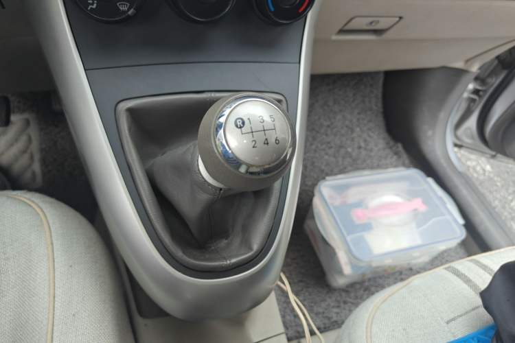 Used Toyota Verso 2014 Starry 180E Manual Elite Edition Gear Lever