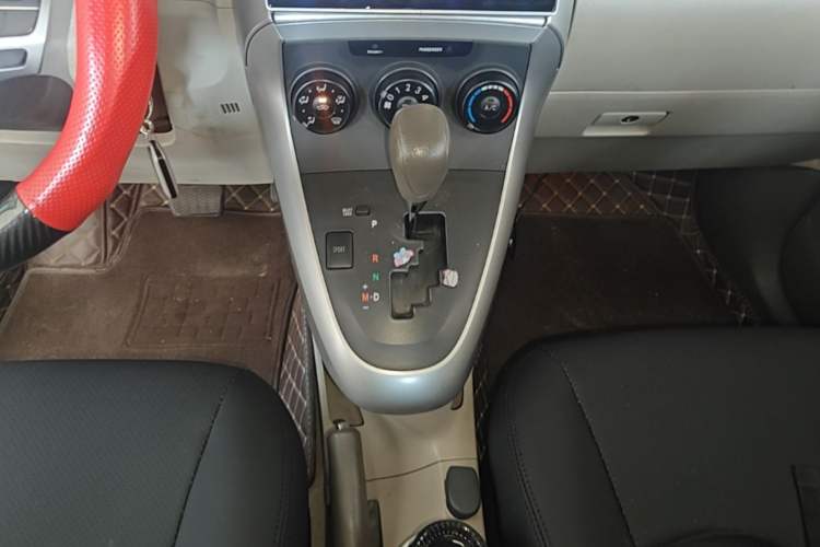 Used Toyota Verso 2014 Starlight 180E CVT Elite Edition Gear Lever