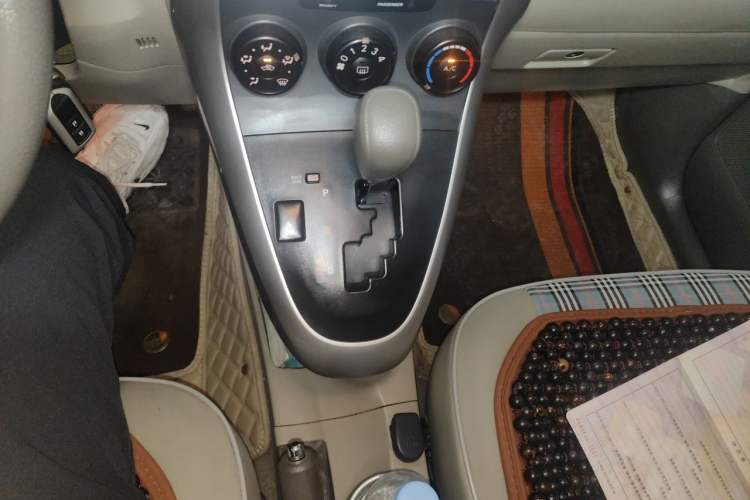 Used Toyota Verso 2014 Starlight 180E CVT Elite Edition Gear Lever