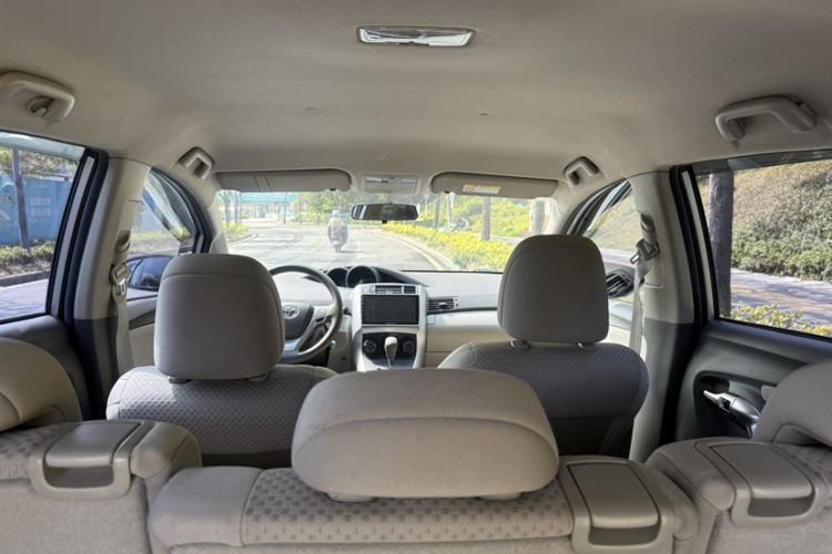 Used Toyota Verso 2014 Starlight 180E CVT Elite Edition Headliner