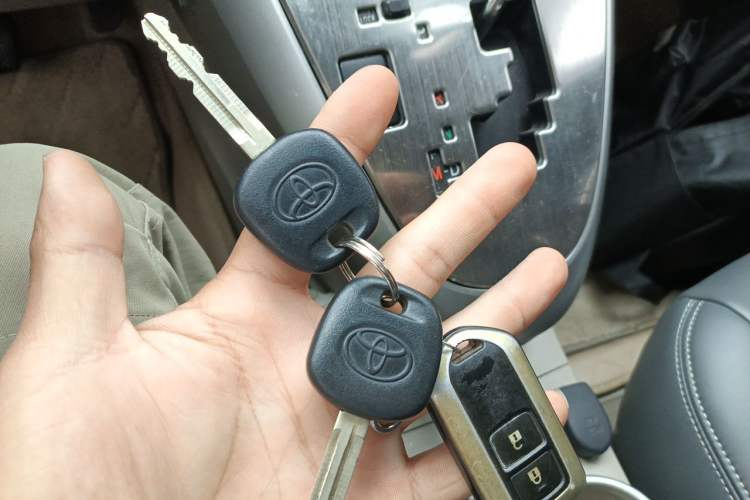 Used Toyota Verso 2014 Starlight 180E CVT Elite Edition Interior 1