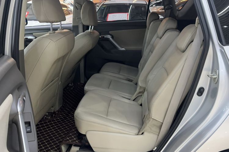 Used Toyota Verso 2014 Starlight 180G CVT Deluxe Multi-Function Edition Interior 1