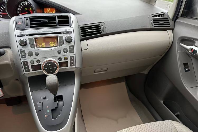 Used Toyota Verso 2014 Starlight 180G CVT Comfortable Multi-Function Edition Interior 1