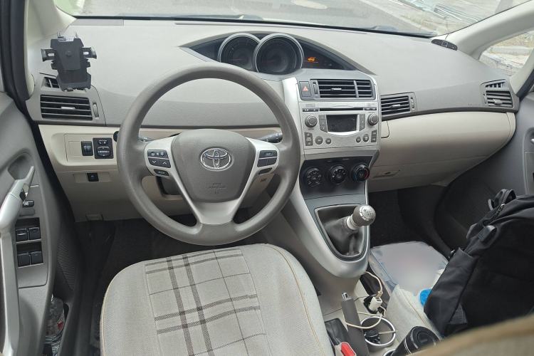 Used Toyota Verso 2014 Starry 180E Manual Elite Edition Interior 2