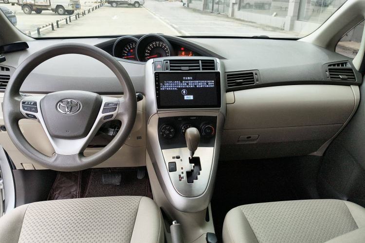 Used Toyota Verso 2014 Starlight 180E CVT Elite Edition Interior 3