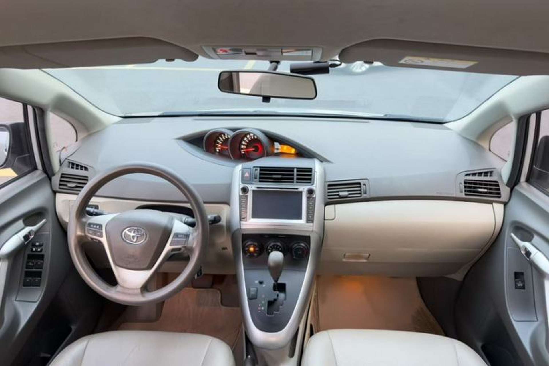 Used Toyota Verso 2014 Starlight 180E CVT Elite Edition Interior 3