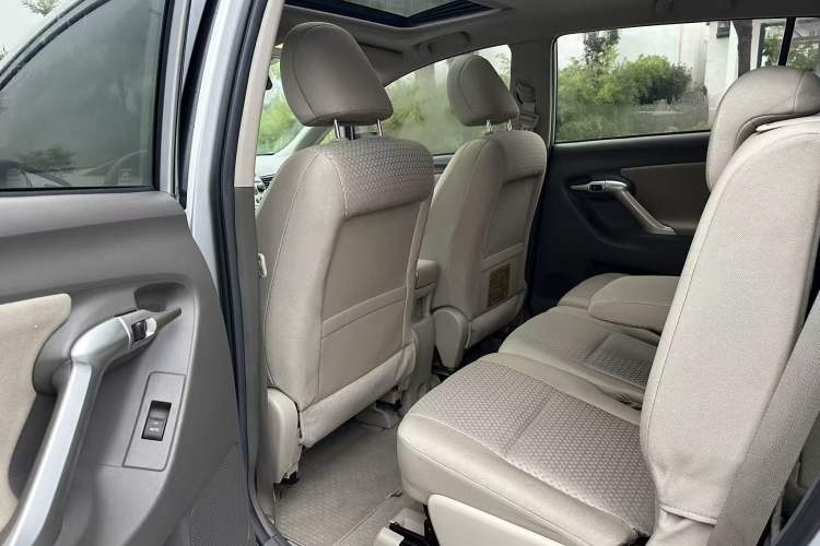 Used Toyota Verso 2014 Starlight 180G CVT Comfortable Multi-Function Edition Interior 3