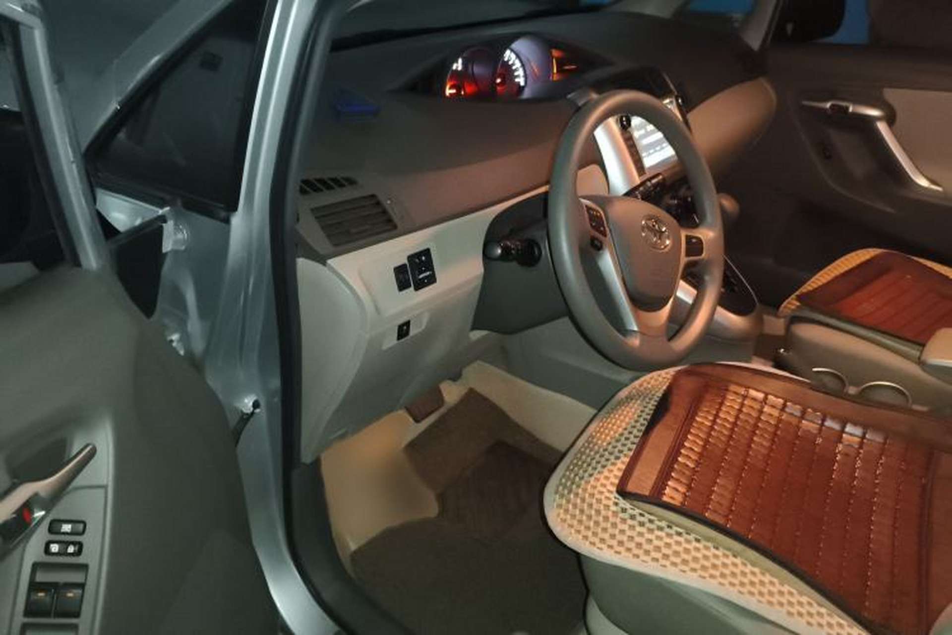 Used Toyota Verso 2014 Starlight 180E CVT Elite Multi-Function Edition Interior 3