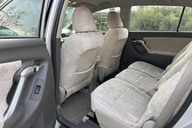 Used Toyota Verso 2014 Starlight 180E CVT Elite Edition Interior 5