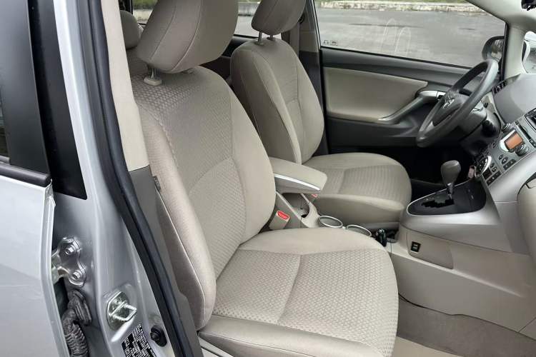 Used Toyota Verso 2014 Starlight 180G CVT Comfortable Multi-Function Edition Interior 7