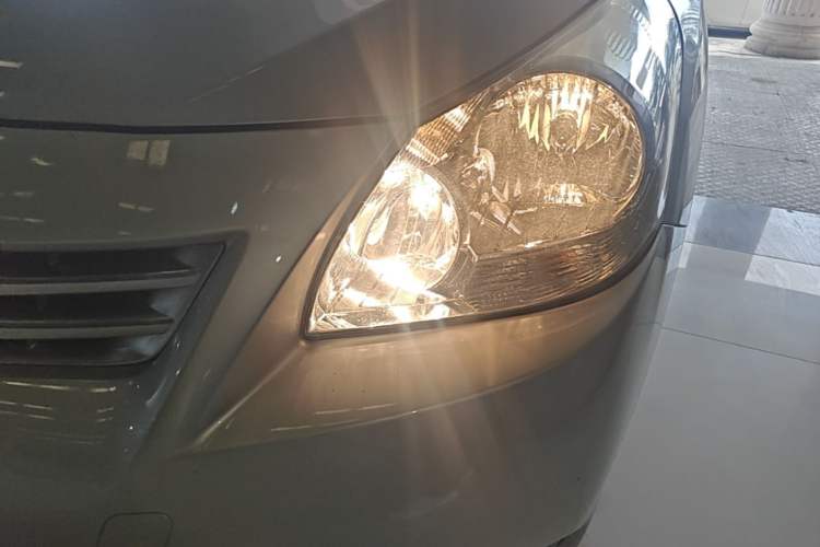 Used Toyota Verso 2014 Starlight 180E CVT Elite Edition Left Front Headlight