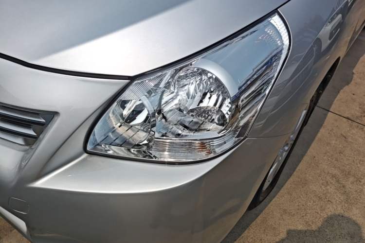 Used Toyota Verso 2014 Starlight 180E CVT Elite Edition Left Front Headlight