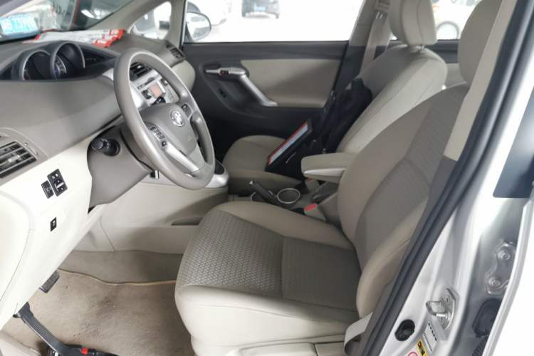 Used Toyota Verso 2014 Starlight 180E CVT Elite Edition Left Front Seat