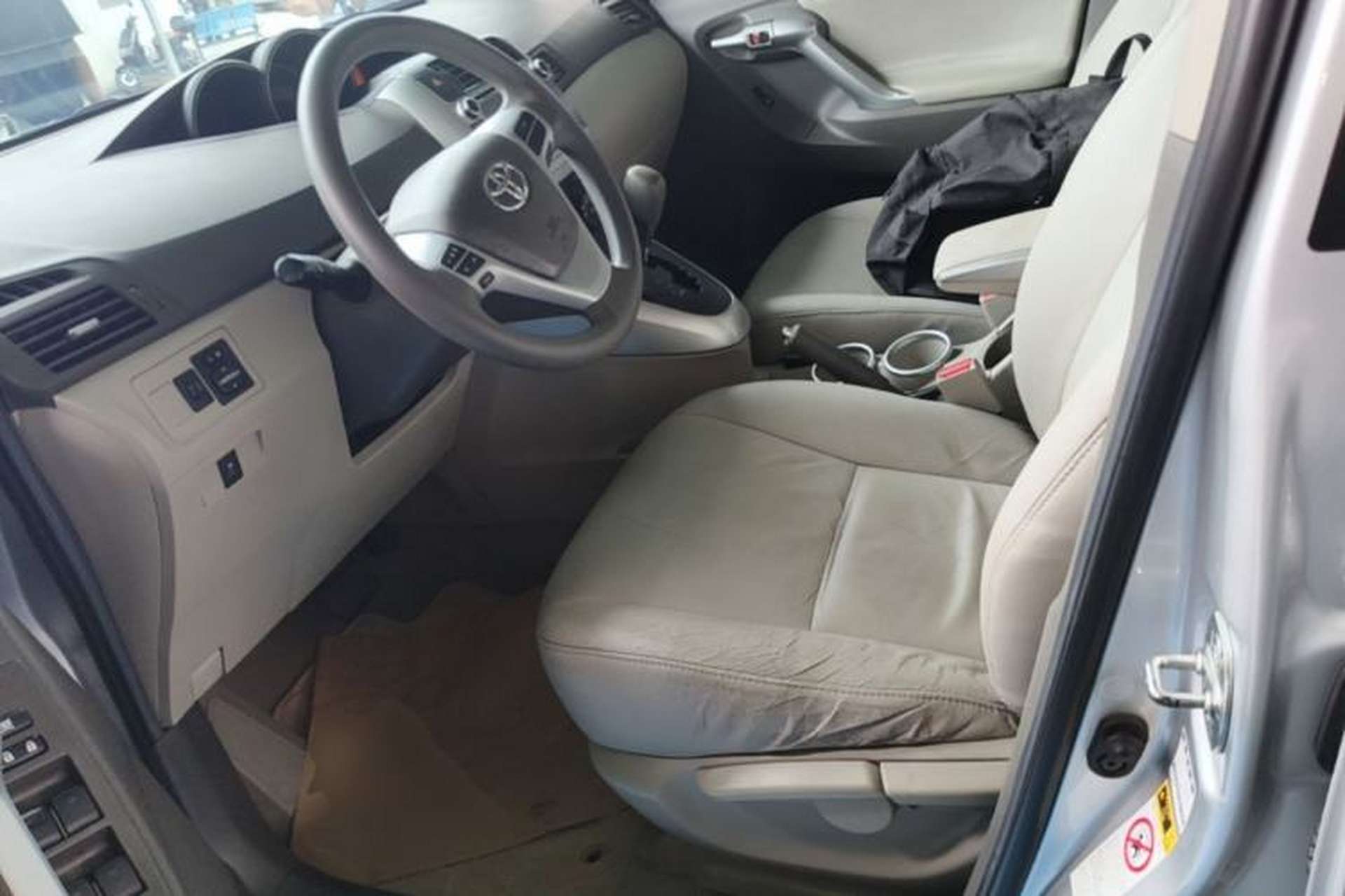 Used Toyota Verso 2014 Starlight 180E CVT Elite Edition Left Front Seat