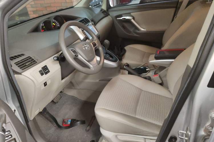 Used Toyota Verso 2014 Starlight 180E CVT Elite Edition Left Front Seat