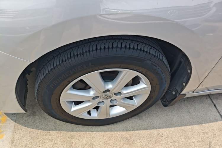 Used Toyota Verso 2014 Starlight 180E CVT Elite Edition Left Front Wheel Hub