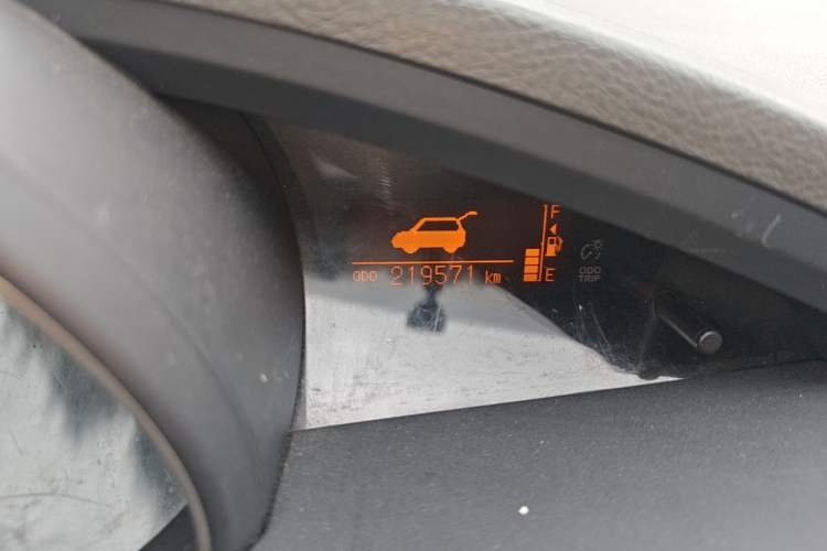 Used Toyota Verso 2014 Starlight 180E CVT Elite Edition Odometer Close Up