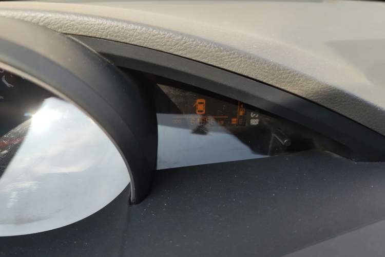 Used Toyota Verso 2014 Starlight 180E CVT Elite Edition Odometer Close Up