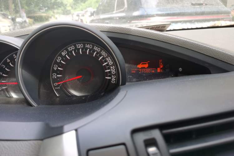 Used Toyota Verso 2014 Starlight 180E CVT Elite Edition Odometer Close Up