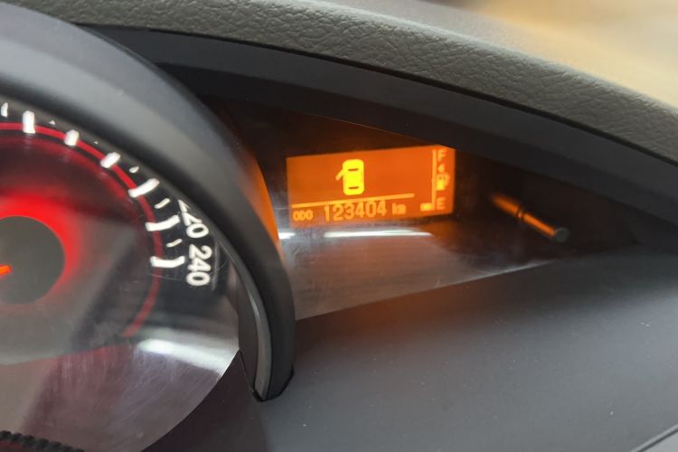 Used Toyota Verso 2014 Starlight 180G CVT Deluxe Multi-Function Edition Odometer Close Up