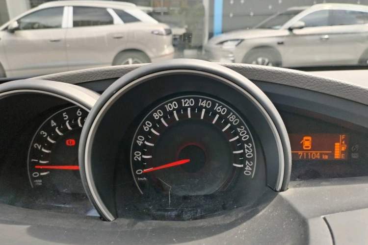 Used Toyota Verso 2014 Starlight 180G CVT Comfortable Multi-Function Edition Odometer Close Up