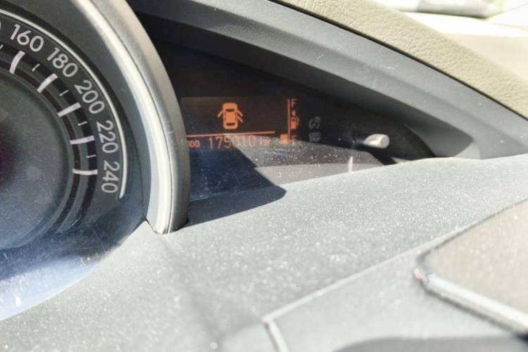 Used Toyota Verso 2014 Starlight 180E CVT Elite Edition Odometer Close Up