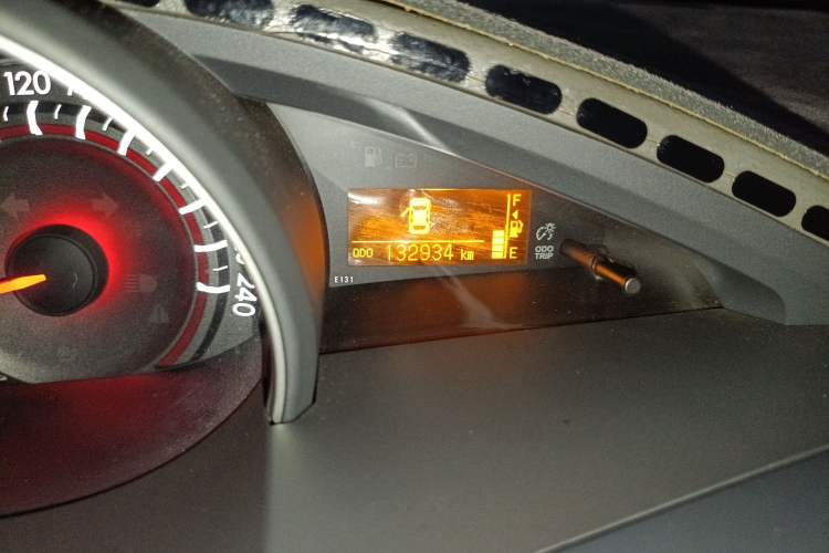 Used Toyota Verso 2014 Starlight 180E CVT Elite Edition Odometer Close Up