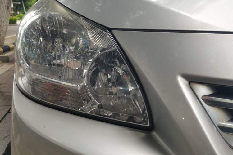 Used Toyota Verso 2014 Starlight 180G CVT Comfort Edition Right Front Headlight