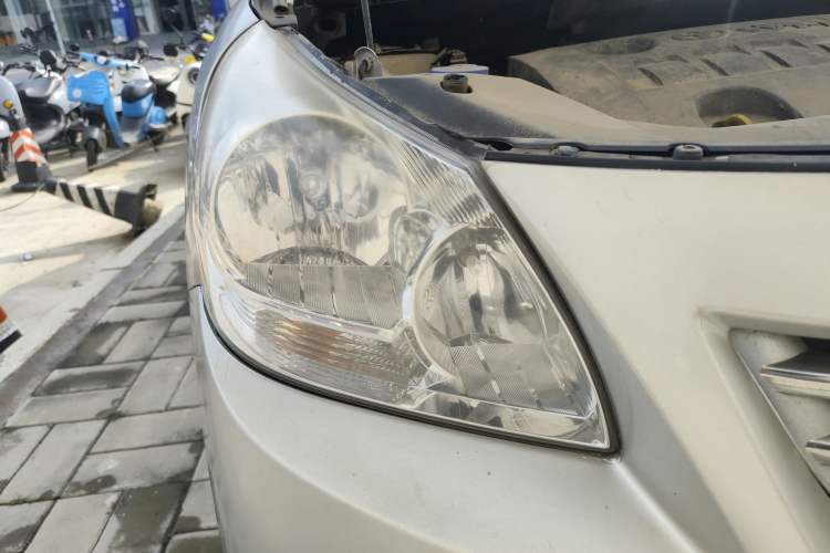 Used Toyota Verso 2014 Starlight 180E CVT Elite Edition Right Front Headlight