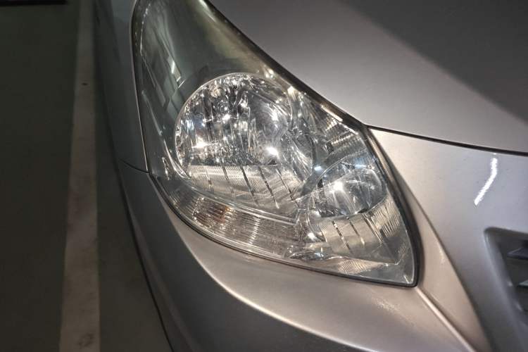 Used Toyota Verso 2014 Starlight 180E CVT Elite Edition Right Front Headlight