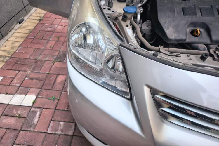 Used Toyota Verso 2014 Starlight 180E CVT Elite Edition Right Front Headlight