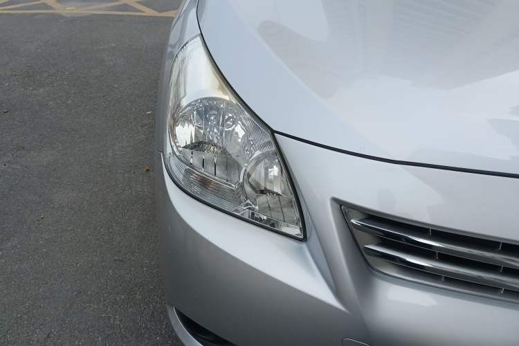 Used Toyota Verso 2014 Starlight 180E CVT Elite Edition Right Front Headlight