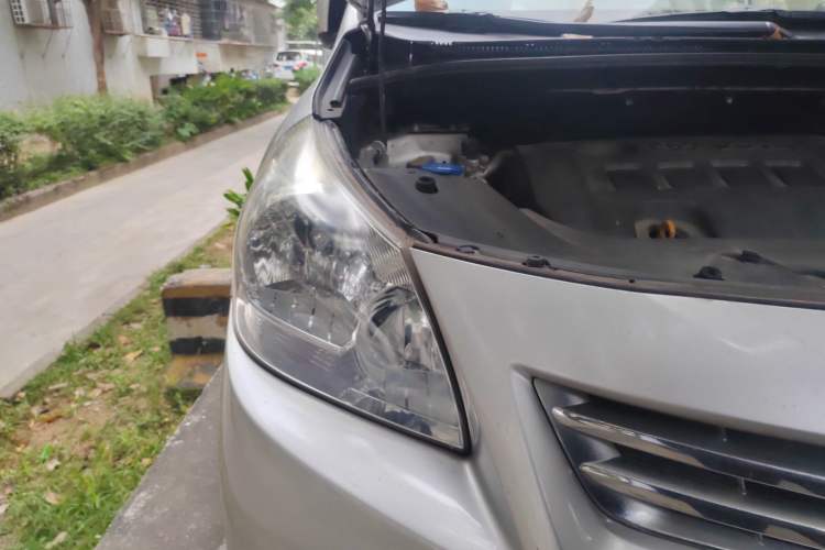 Used Toyota Verso 2014 Starlight 180E CVT Elite Multi-Function Edition Right Front Headlight
