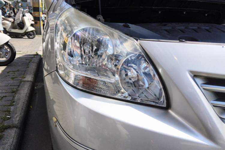 Used Toyota Verso 2014 Starlight 180E CVT Elite Edition Right Front Headlight