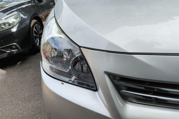 Used Toyota Verso 2014 Starlight 180E CVT Elite Edition Right Front Headlight