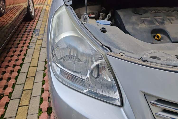 Used Toyota Verso 2014 Starlight 180E CVT Elite Multi-Function Edition Right Front Headlight